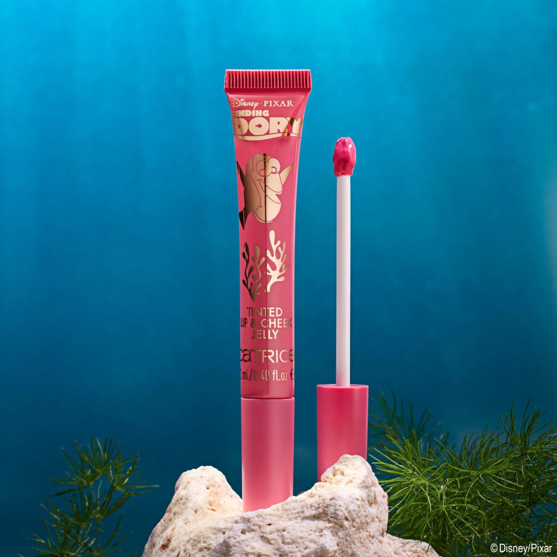 Lipgloss^essence Disney Pixar Finding Dory Getinte Lip & Wang Jelly 010 - Dory's Daydream