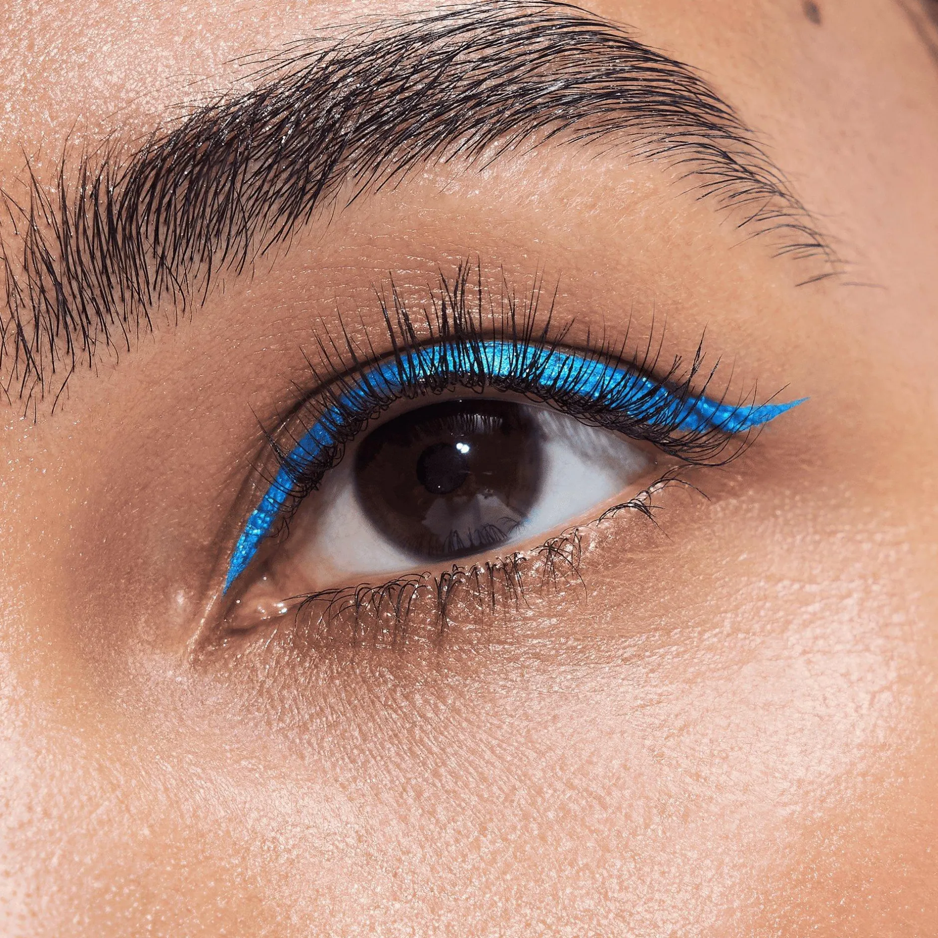 Eyeliner En Oogpotloden^essence Disney Pixar Finding Dory Metallic Eyeliner 010 - Blue Lagoon