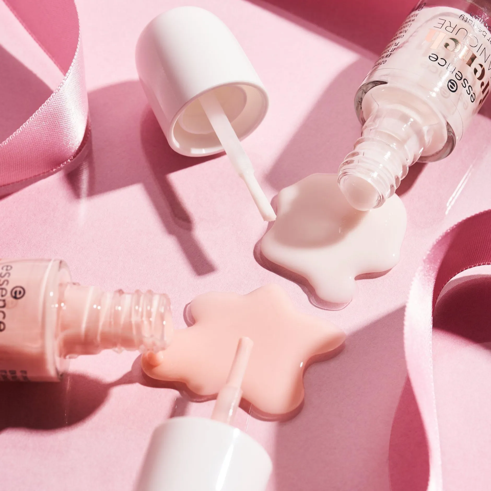 Nagellak^essence french MANICURE sheer beauty nail polish 02 - rosé on ice