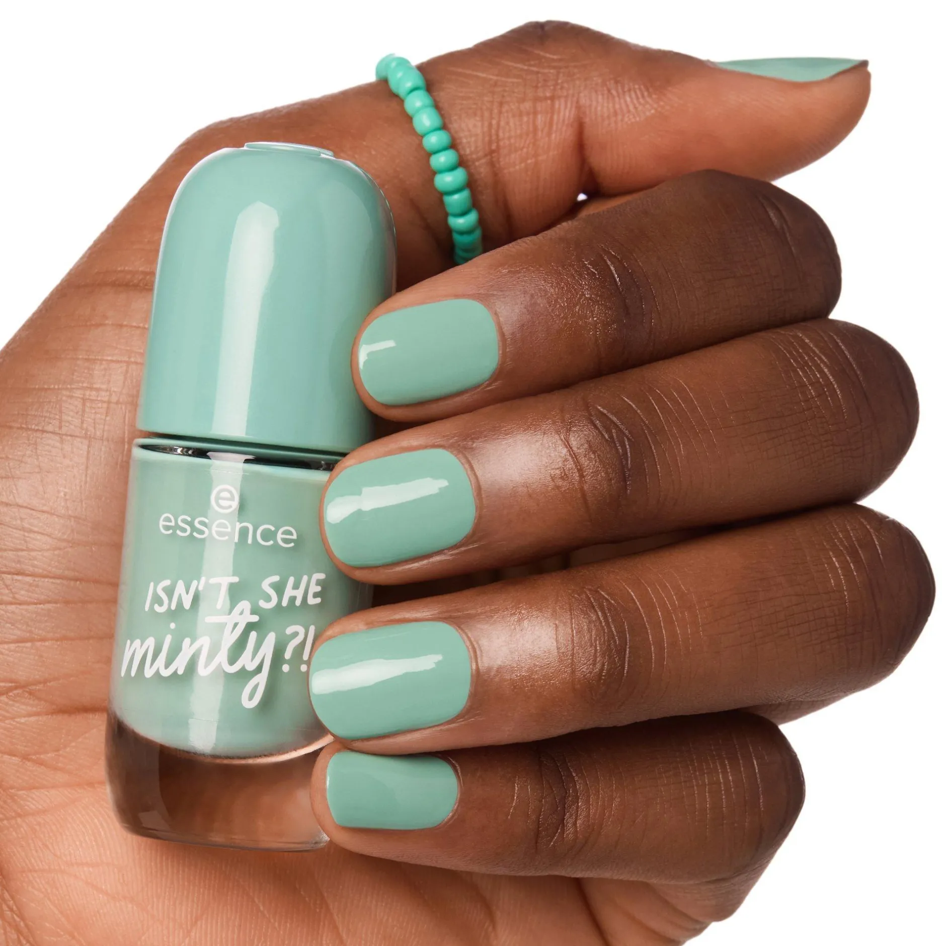 Nagellak^essence gel nail colour 40 - ISN'T SHE minty?!