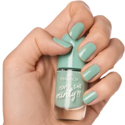 Nagellak^essence gel nail colour 40 - ISN'T SHE minty?!