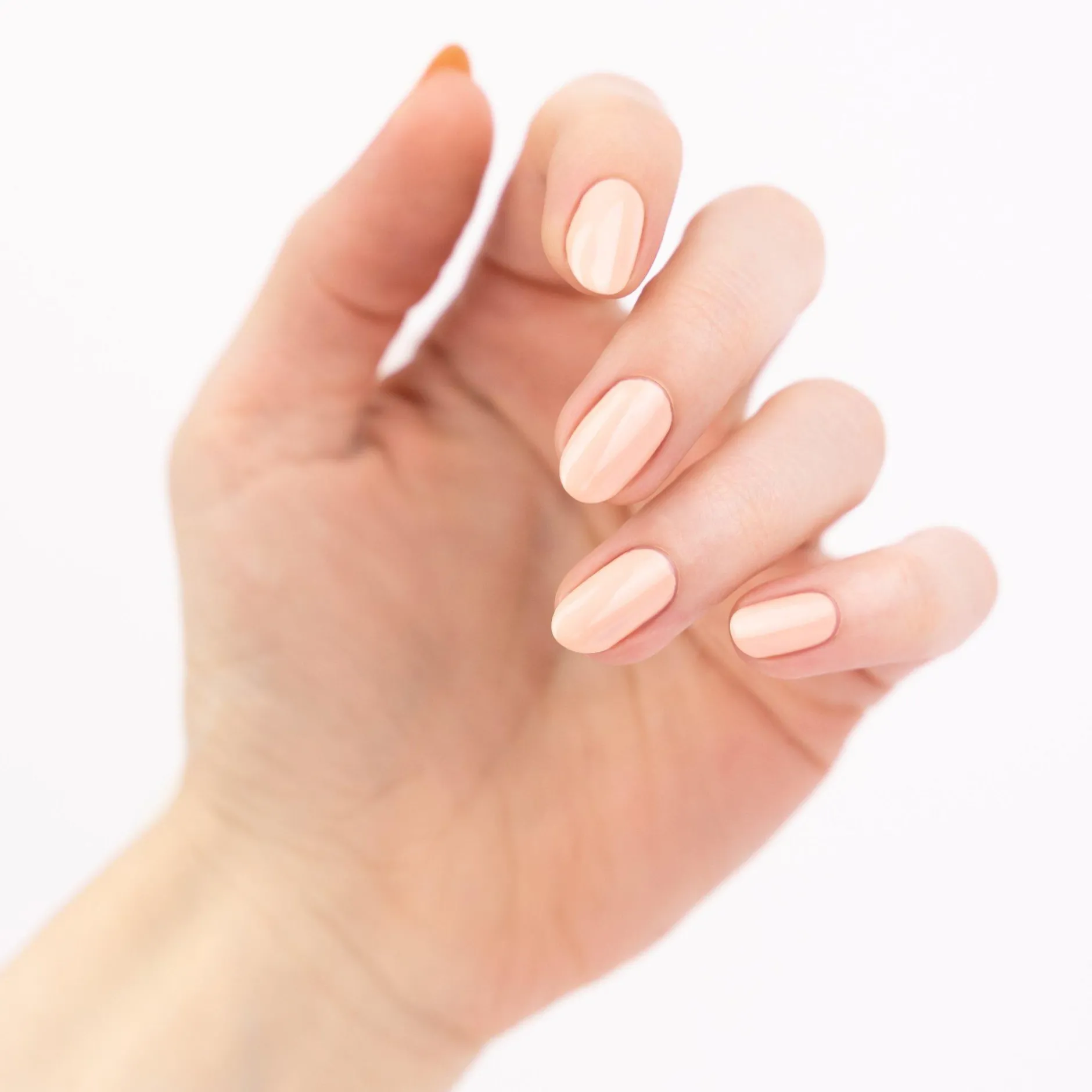 Nagellak^essence gel nail colour 43 - I'M peachy TODAY!
