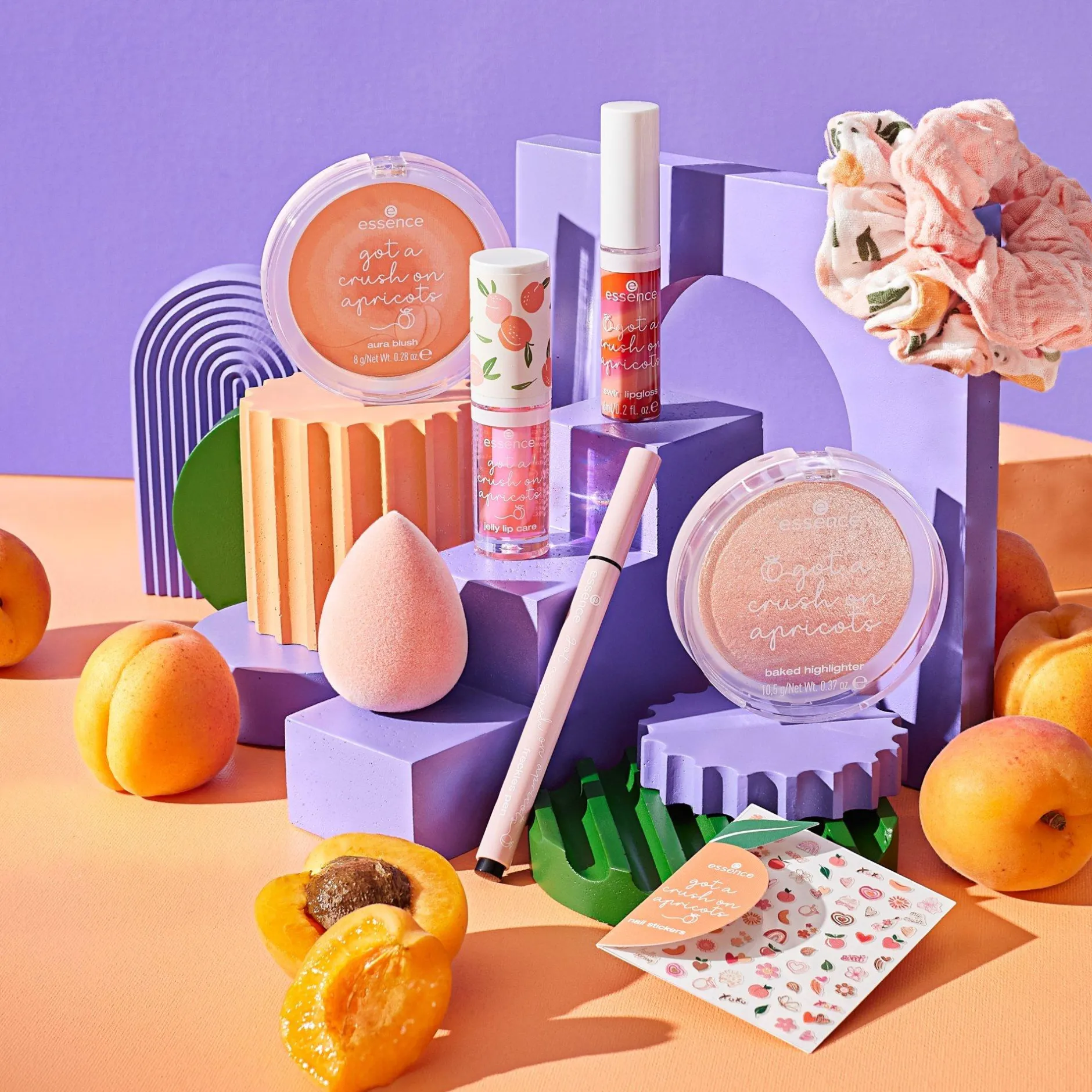 Contouring En Bronzer^essence got a crush on apricots sproetenpen