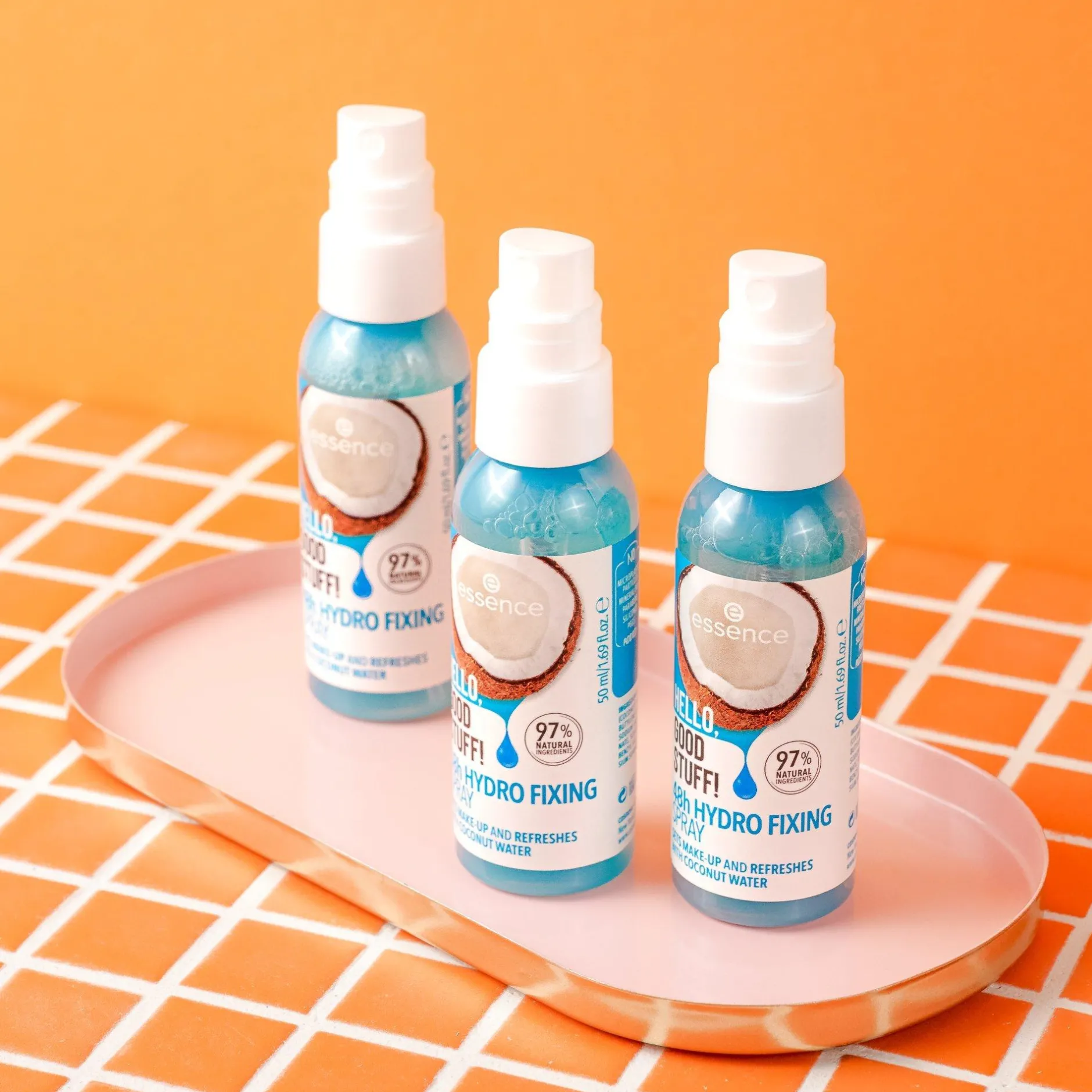 Primer En Fixing Sprays^essence HELLO, GOOD STUFF! 48h HYDRO FIXING SPRAY