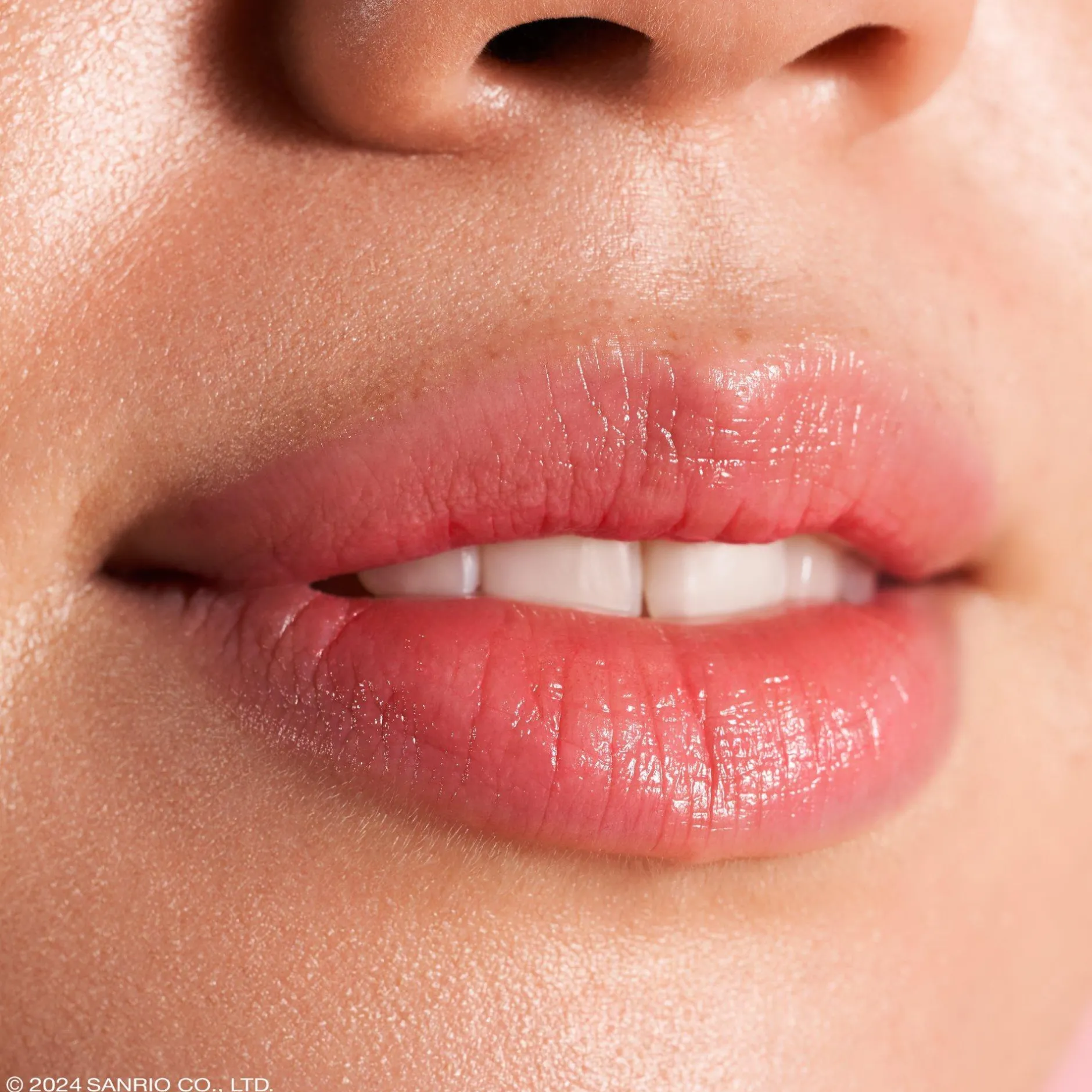 Lipstick^essence Hello Kitty verzorgende transparante lipstick