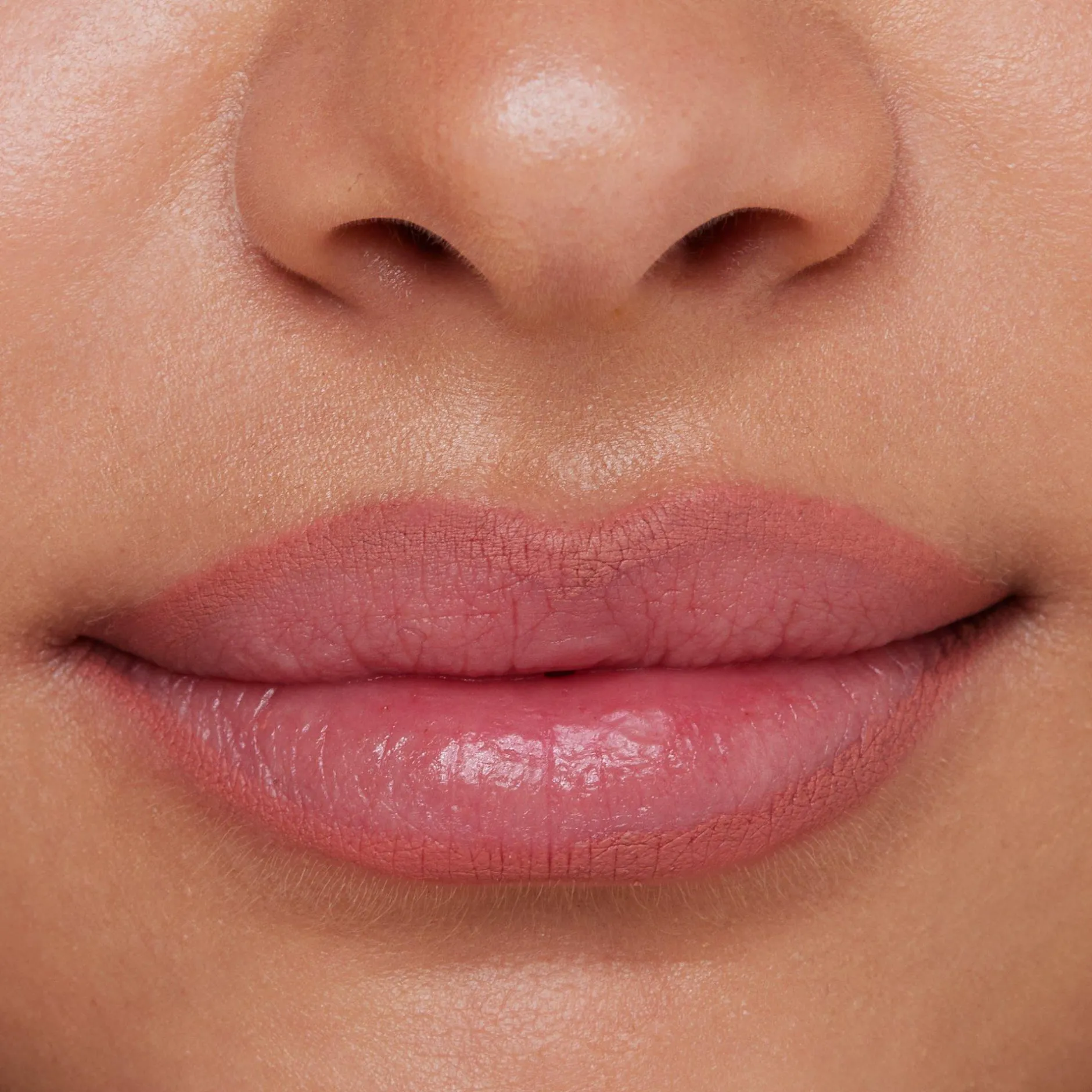 Lipliner^essence 8h MATTE comfort lipliner 03 - Soft Beige