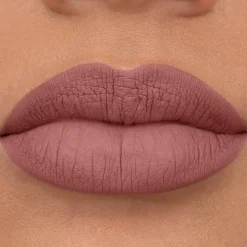 Lipstick^essence 8h MATTE liquid lipstick 02 - Silky Hazelnut