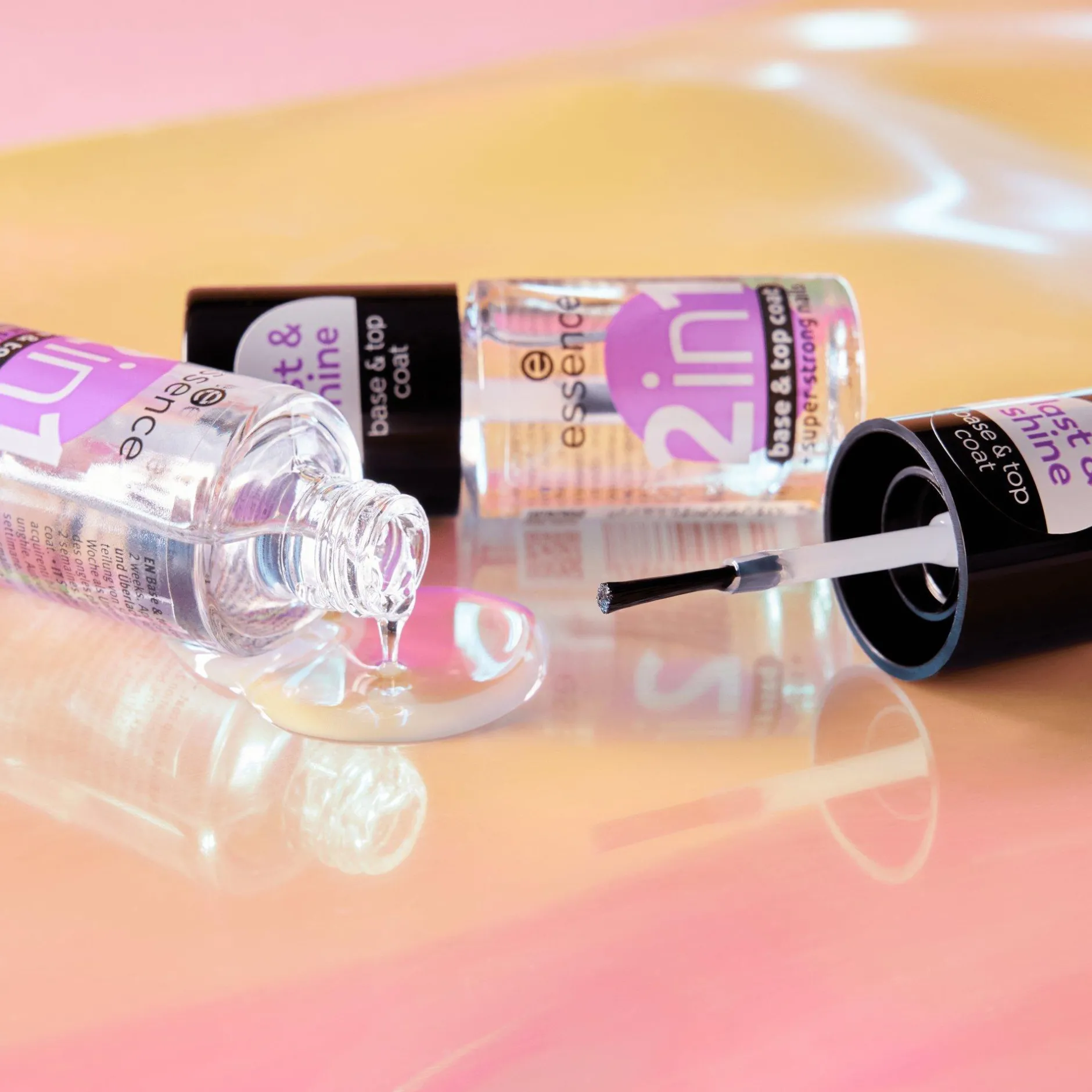 Top- En Basecoat^essence 2 in 1 base & topcoat