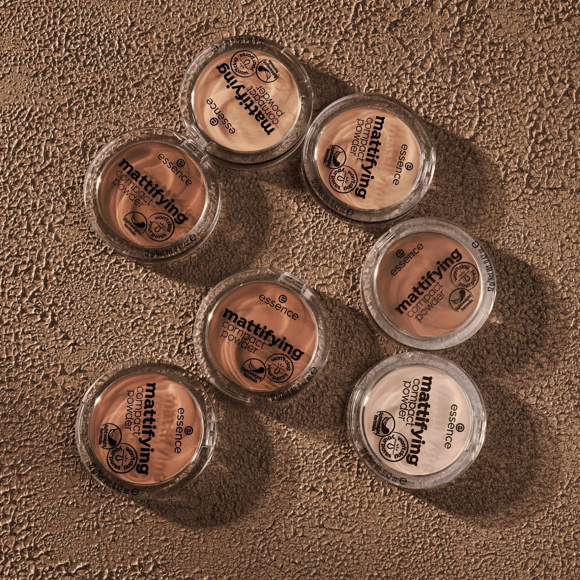 Poeder^essence Matterende compactpoeder. 11 - pastel beige