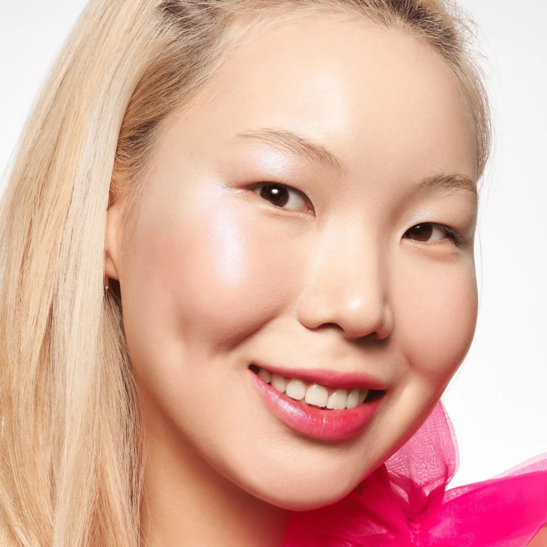 Lipstick^essence META GLOW KLEURVERANDERENDE LIPSTICK