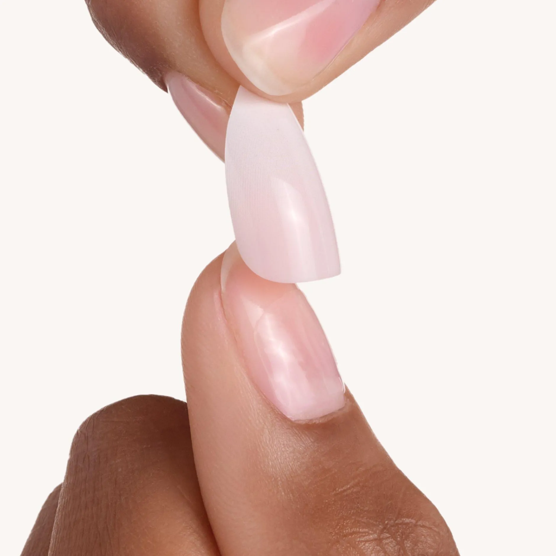 Nail Art^essence nail GLUE TABS