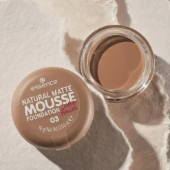 Foundation^essence NATUURLIJKE MATTE MOUSSE FOUNDATION 03 -