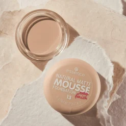 Foundation^essence NATUURLIJKE MATTE MOUSSE FOUNDATION 13 -