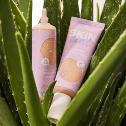 Foundation^essence SKIN tint 10 -