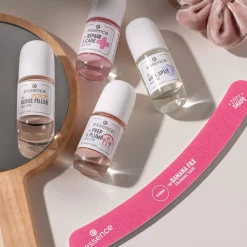 Nagelverzorging^essence THE REPAIR & CARE BASE COAT